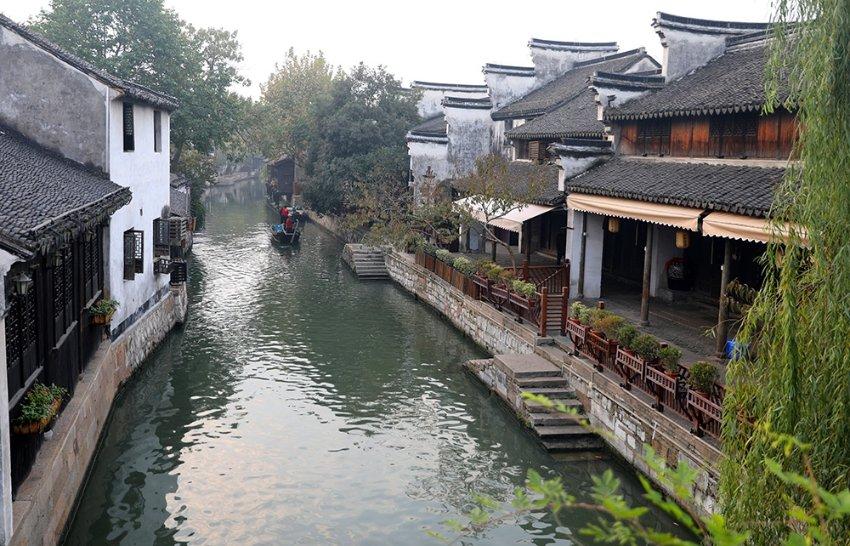 探索知识星球平台,尽在房产证上是父亲的名字,但是已过世,房产证的归属问题?